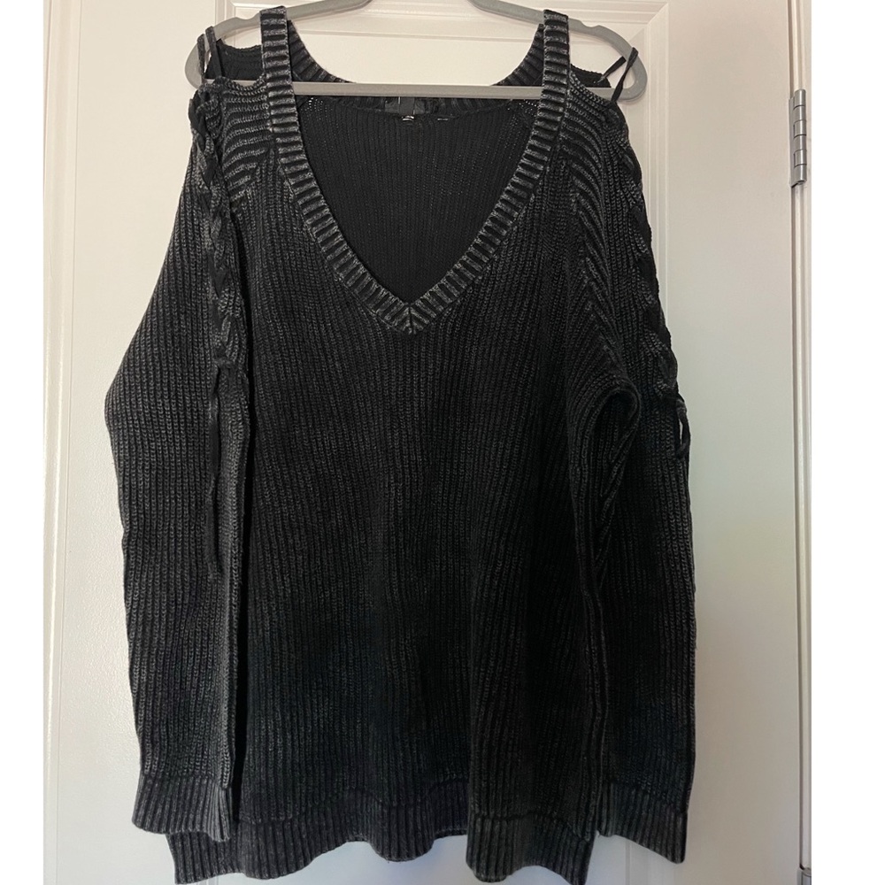 Torrid sweater/top